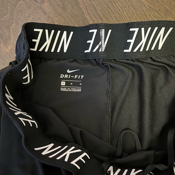 Nike black running shorts size: M - Picture 3 of 3